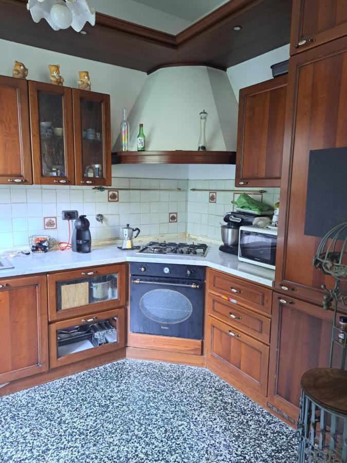 The Giaggiolo'S House Apartment Serra Ricco Luaran gambar