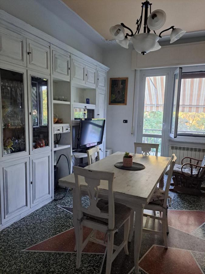 The Giaggiolo'S House Apartment Serra Ricco Luaran gambar